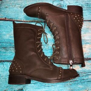 Via Pinky Collection Gold Stud Boots